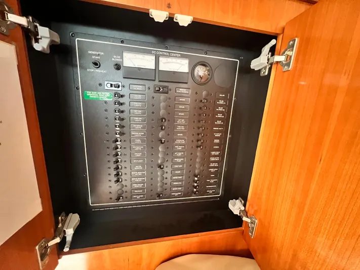 Inspector's Gadget IV Yacht Photos Pics 