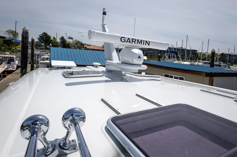 Luca Yacht Photos Pics 2023 Sabre 43 Salon Express yacht with Garmin radar system.