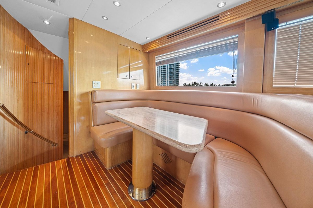 2002 Hatteras 60 