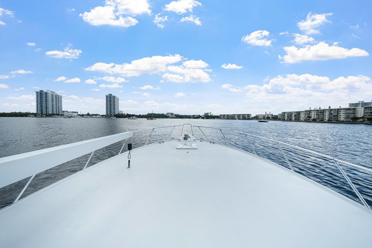2002 Hatteras 60 
