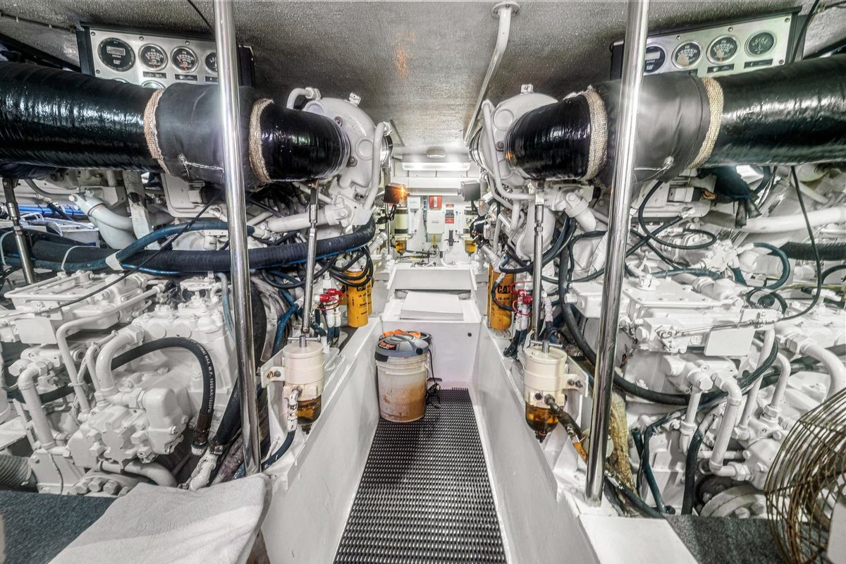 2002 Hatteras 60 
