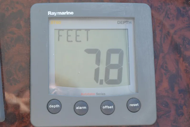  Yacht Photos Pics Raymarine Depth