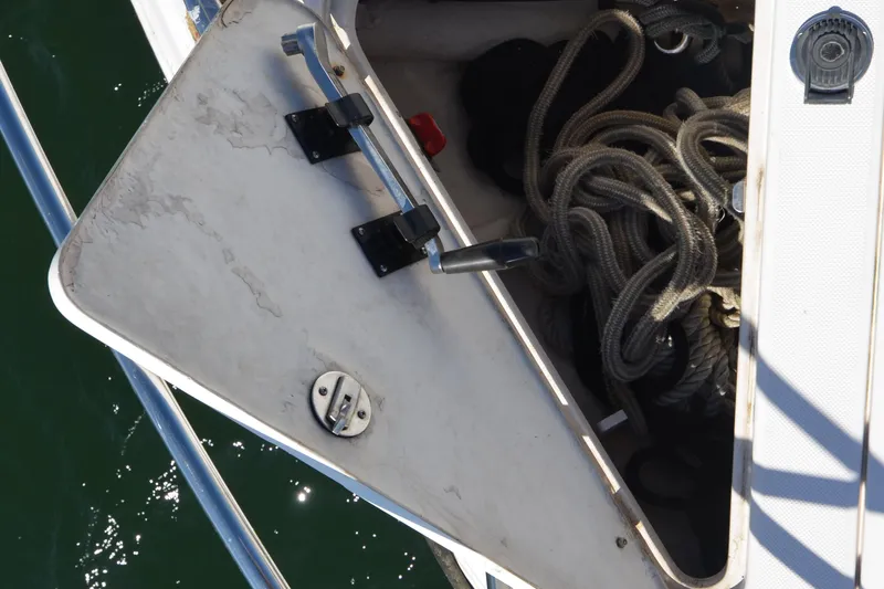  Yacht Photos Pics Bow Storage Port