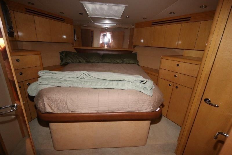 2001 Hatteras 70 