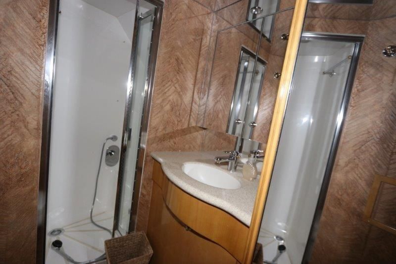 2001 Hatteras 70 