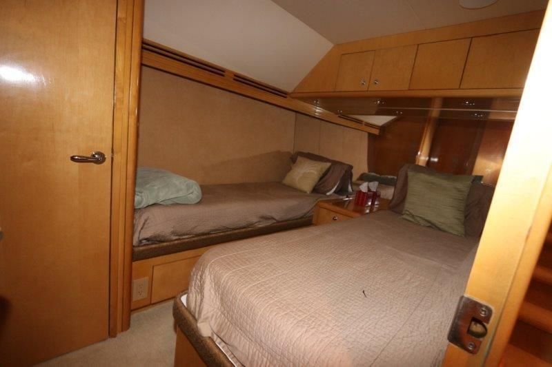 2001 Hatteras 70 