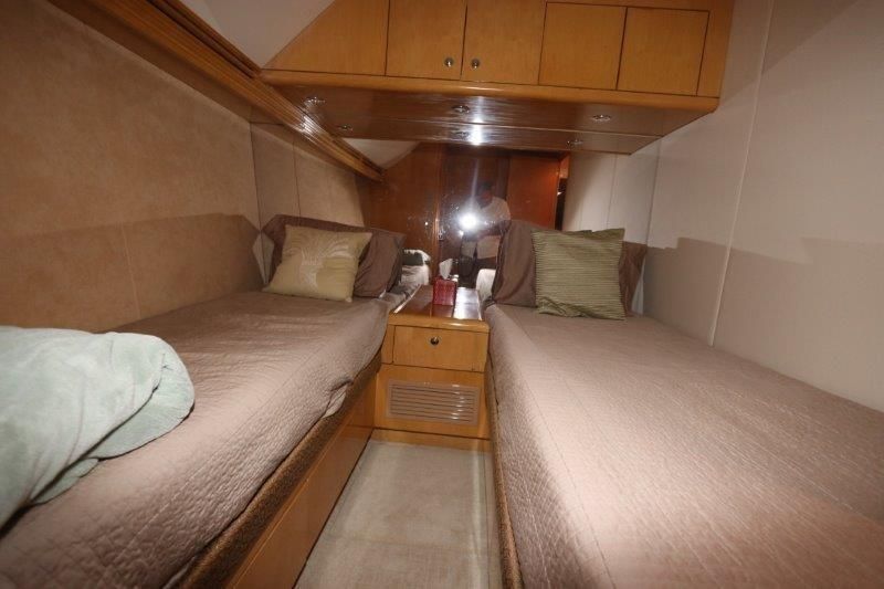 2001 Hatteras 70 