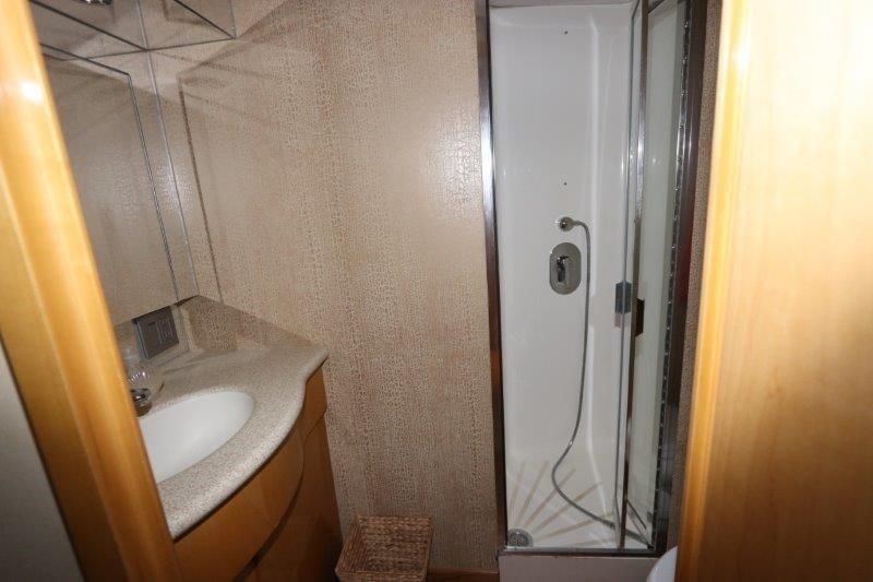 2001 Hatteras 70 