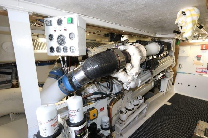 2001 Hatteras 70 