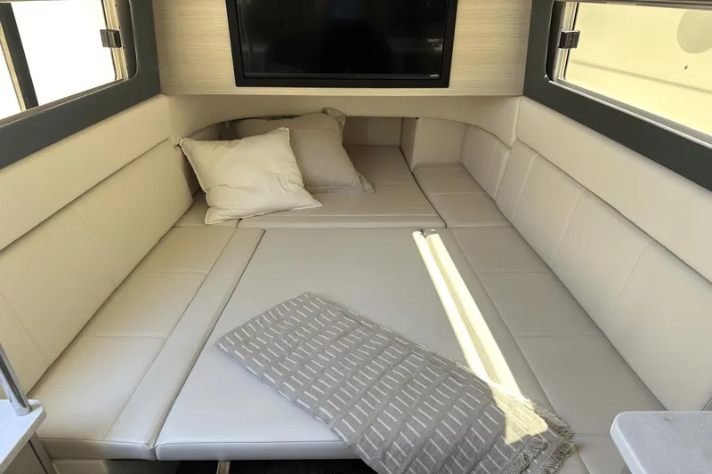 2024 Scout 425 Lxf Yacht Photos Pics 