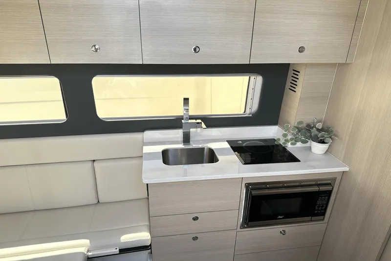 2024 Scout 425 Lxf Yacht Photos Pics 