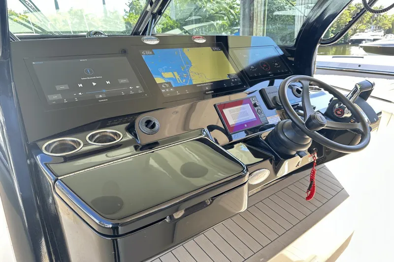 2024 Scout 425 Lxf Yacht Photos Pics 