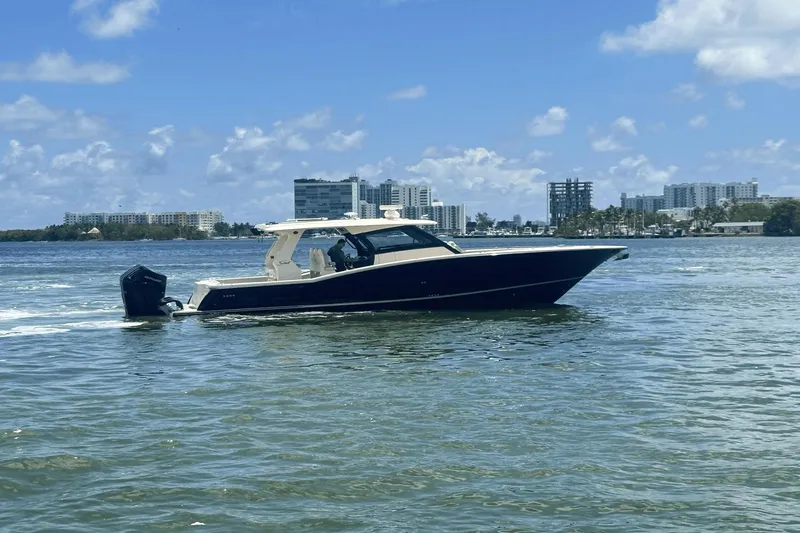2024 Scout 425 Lxf Yacht Photos Pics 