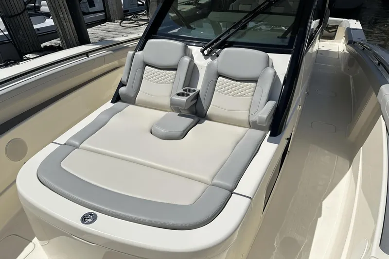 2024 Scout 425 Lxf Yacht Photos Pics 