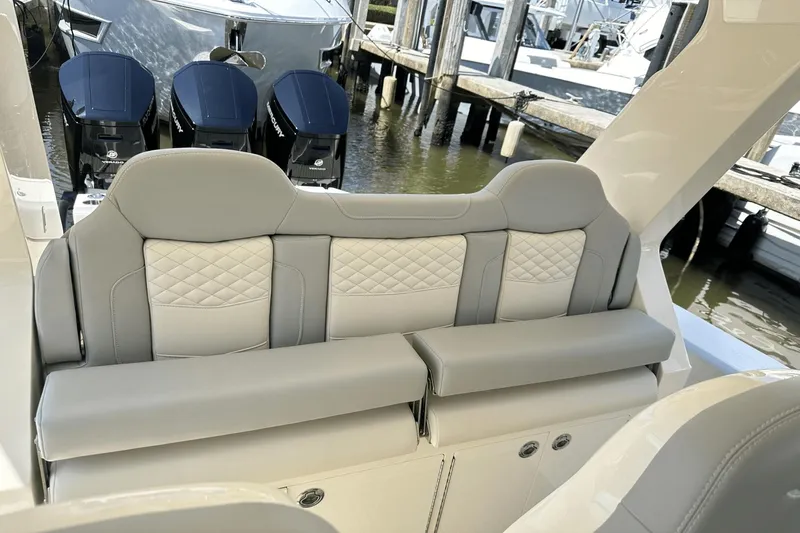 2024 Scout 425 Lxf Yacht Photos Pics 