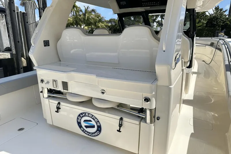 2024 Scout 425 Lxf Yacht Photos Pics 