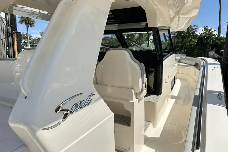 2024 Scout 425 Lxf Yacht Photos Pics 