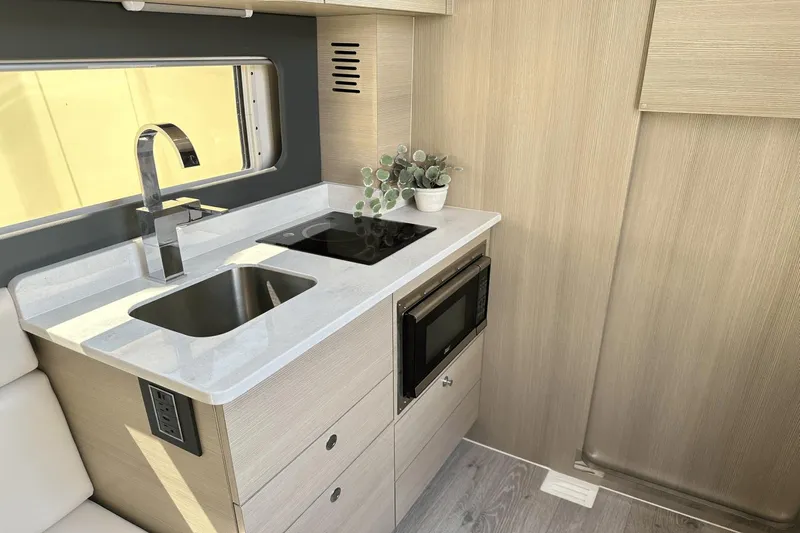 2024 Scout 425 Lxf Yacht Photos Pics 