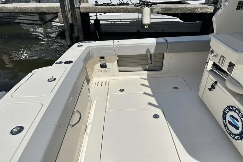 2024 Scout 425 Lxf Yacht Photos Pics 