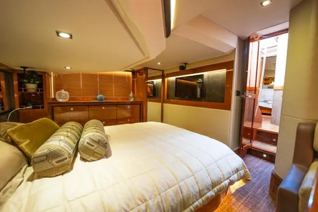  Yacht Photos Pics Master stateroom