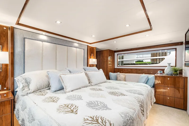 Two Miss Roni Yacht Photos Pics 