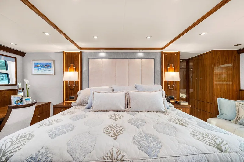 Two Miss Roni Yacht Photos Pics 