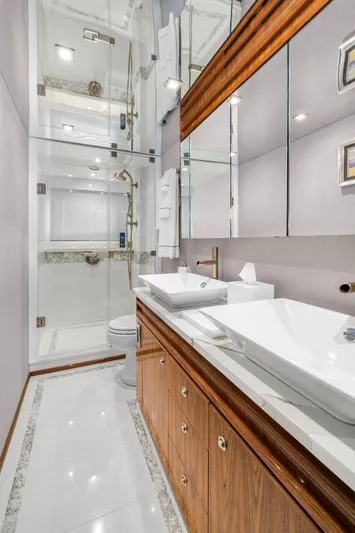 Two Miss Roni Yacht Photos Pics 