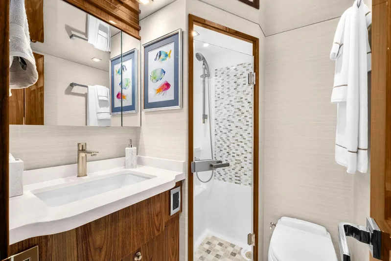 Two Miss Roni Yacht Photos Pics 