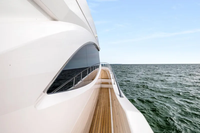 Two Miss Roni Yacht Photos Pics 