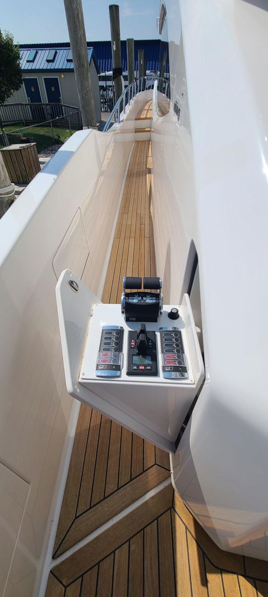 2022 Viking 75 