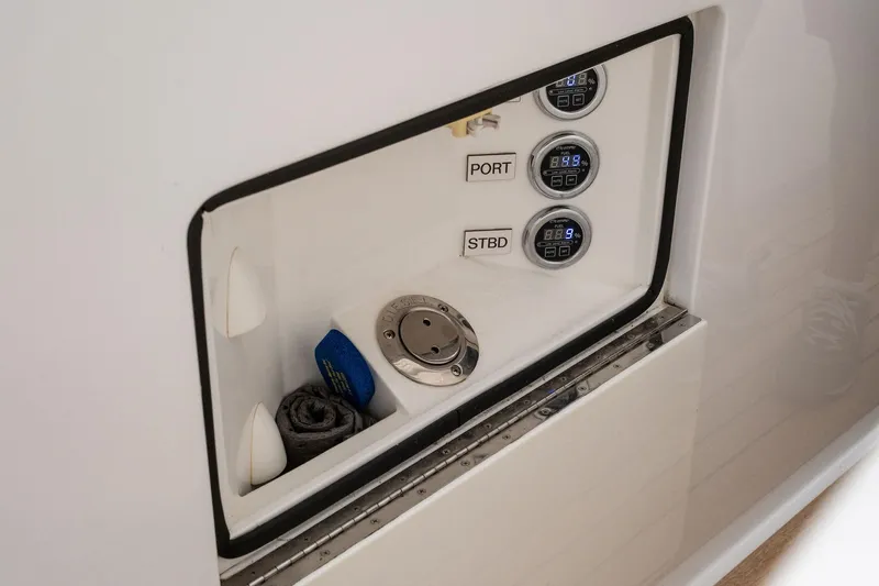 Two Miss Roni Yacht Photos Pics 