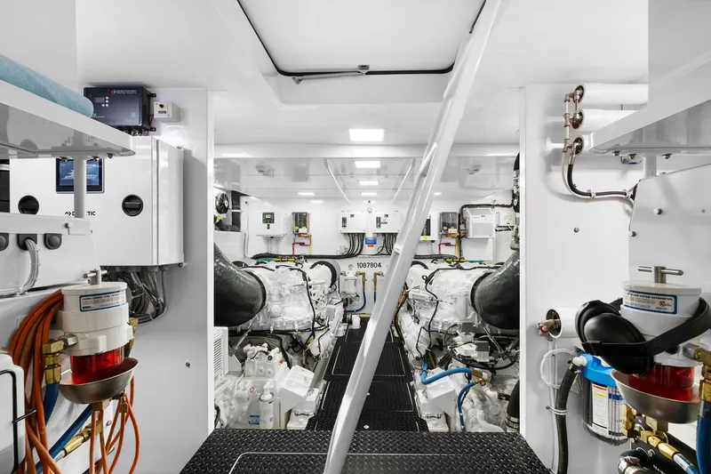 Two Miss Roni Yacht Photos Pics 