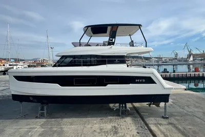 Fountaine Pajot MY5
