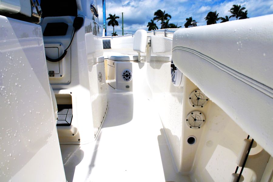 2022 Cobia 280 Center Console