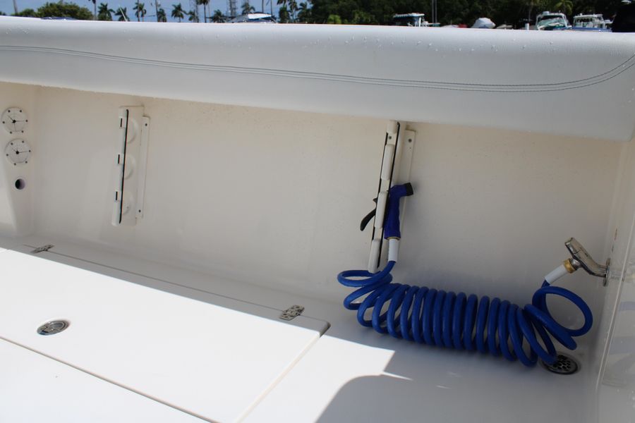 2022 Cobia 280 Center Console