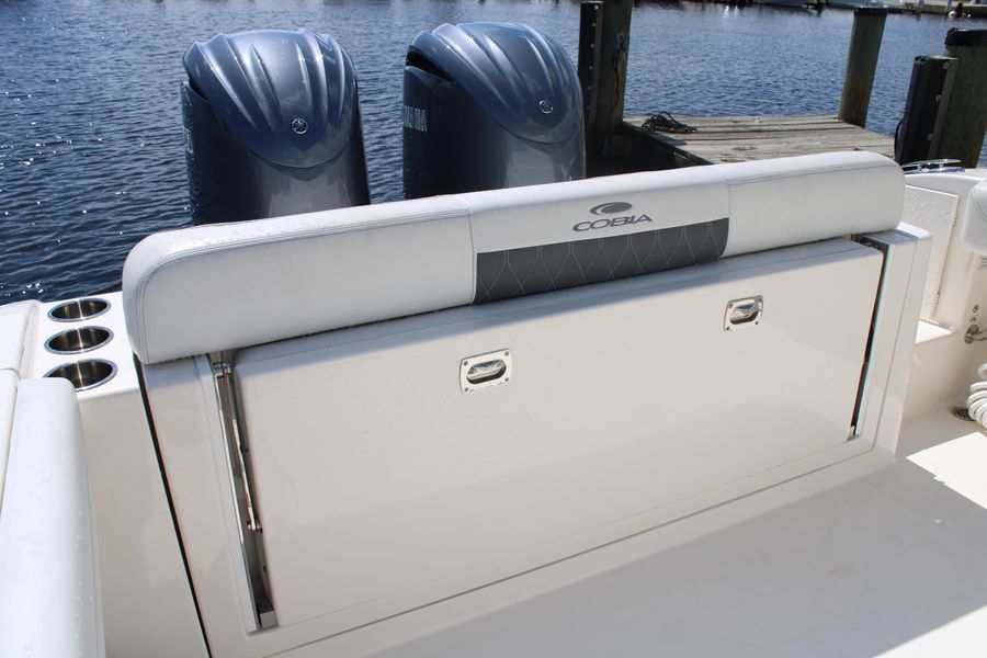 2022 Cobia 280 Center Console