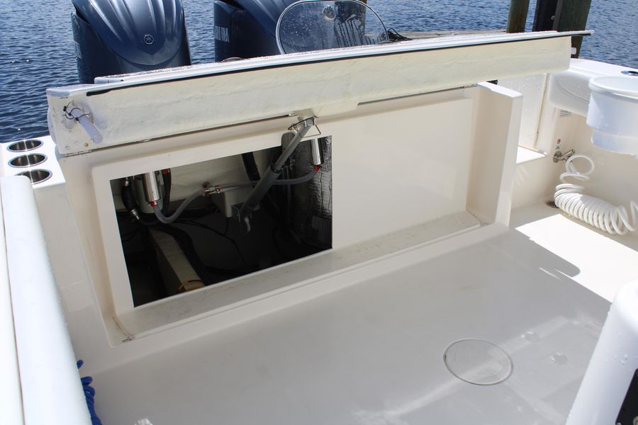 2022 Cobia 280 Center Console