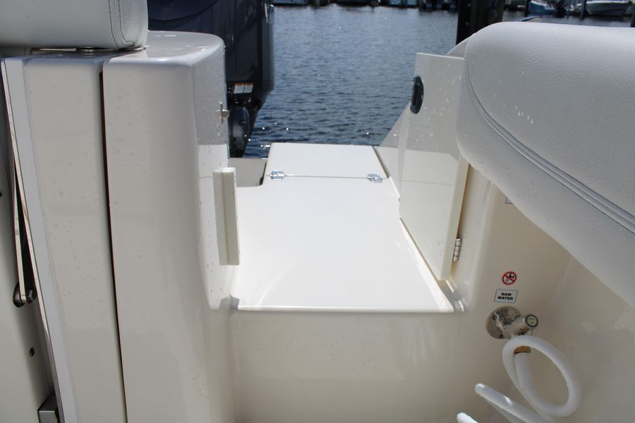 2022 Cobia 280 Center Console