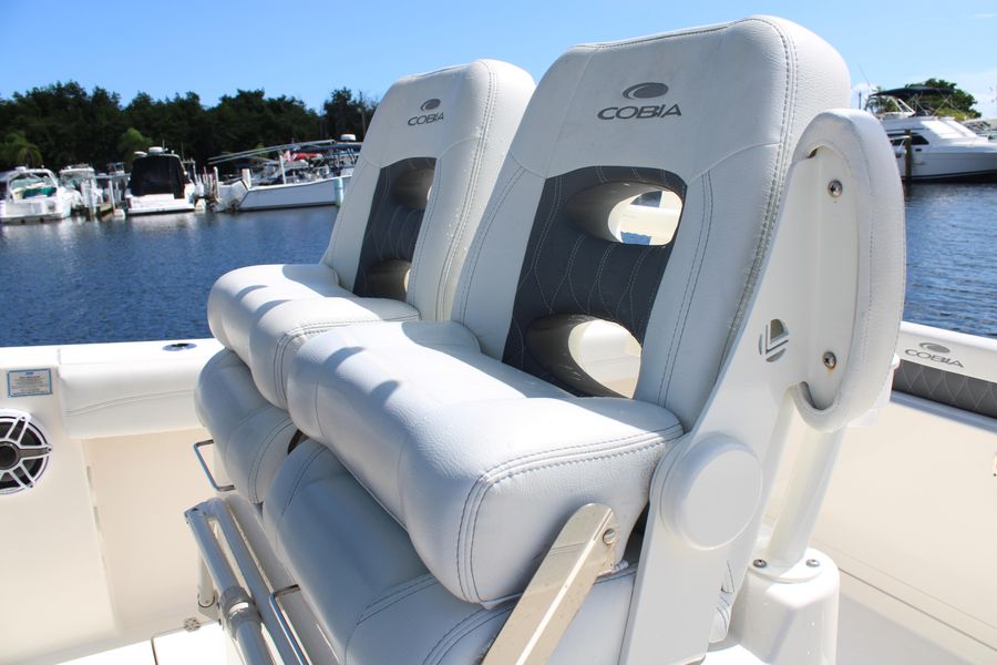 2022 Cobia 280 Center Console