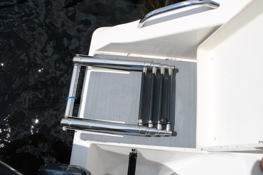 2022 Cobia 280 Center Console