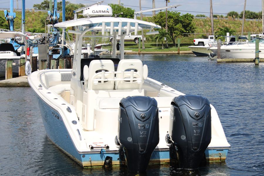 2022 Cobia 280 Center Console