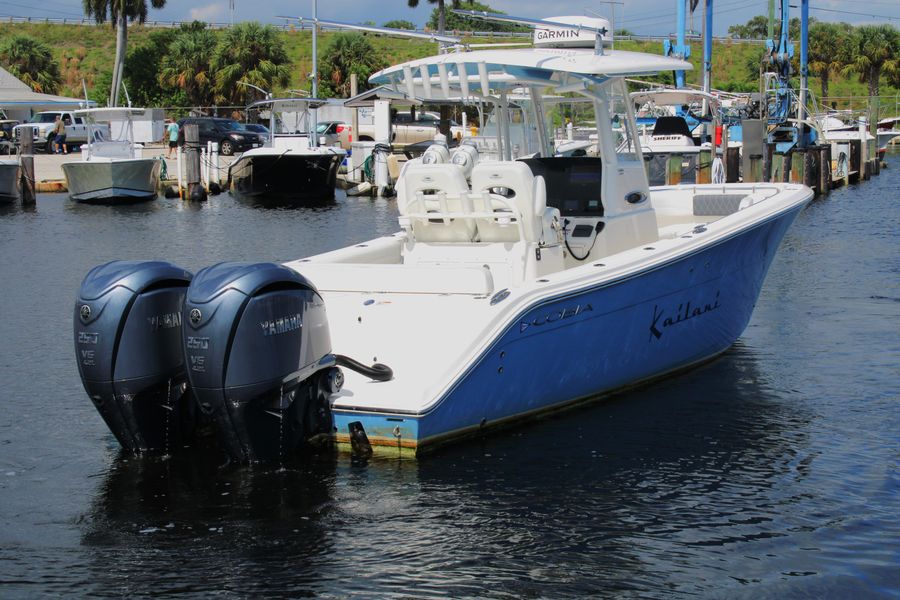 2022 Cobia 280 Center Console