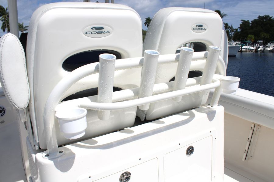 2022 Cobia 280 Center Console