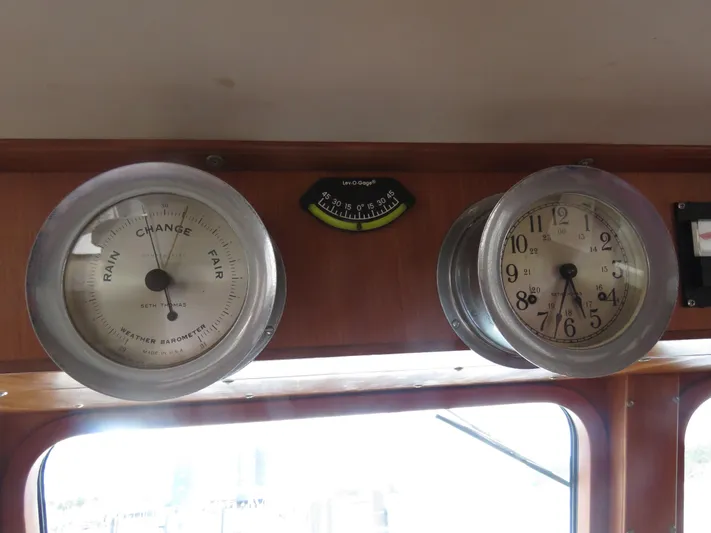 Patient Lady Yacht Photos Pics Instruments in the 1987 DeFever 49 Pilothouse.
