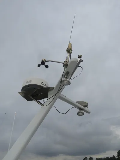 Patient Lady Yacht Photos Pics Navigation equipment on DeFever 49 Pilothouse, year 1987.