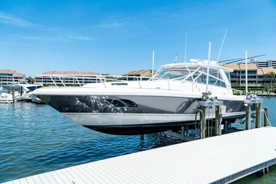 Intrepid 475 Sport Yacht