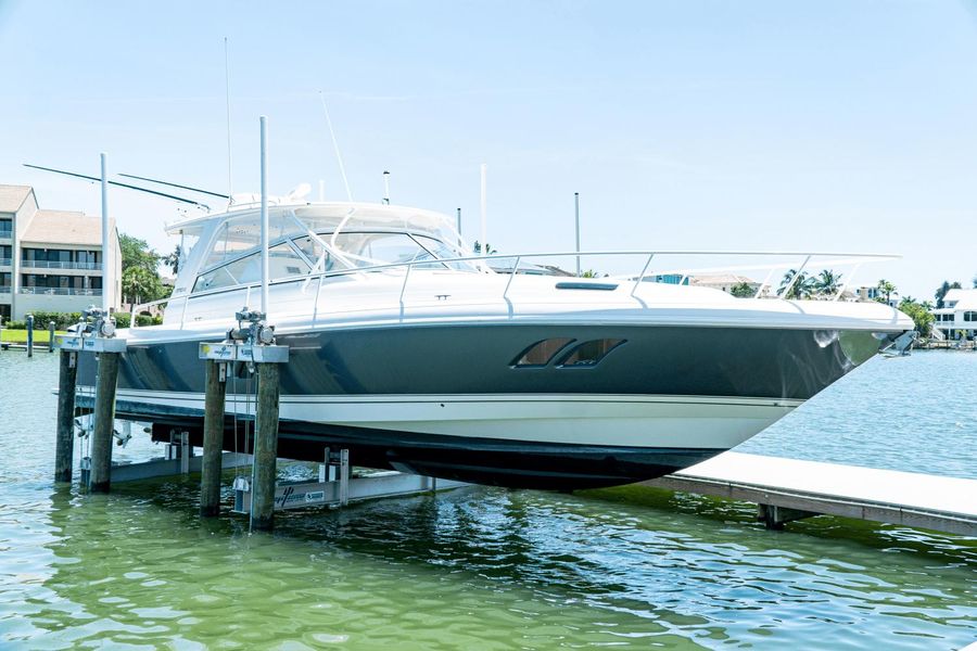 2009 Intrepid 475 Sport Yacht