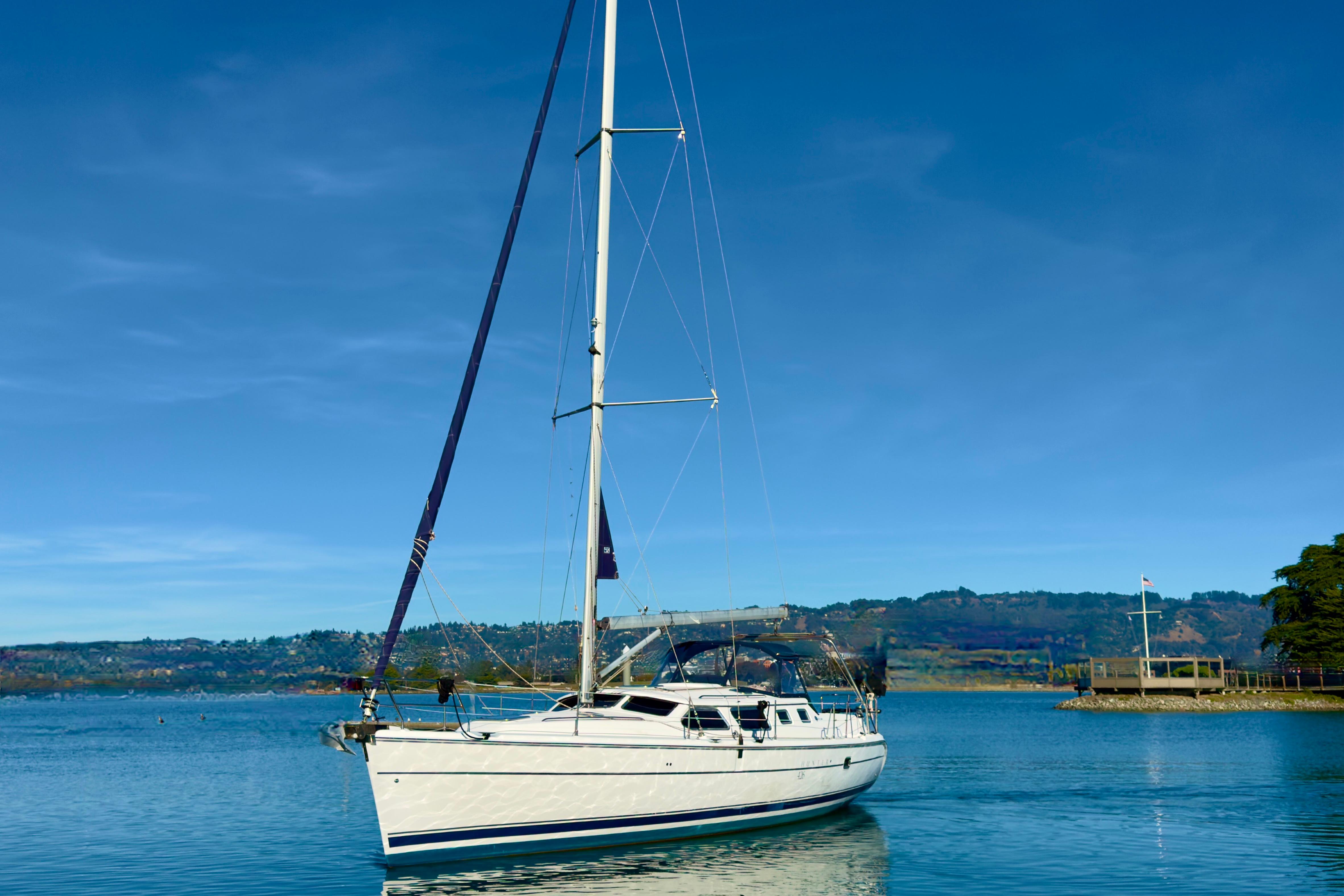 Hunter 426 Deck Salon