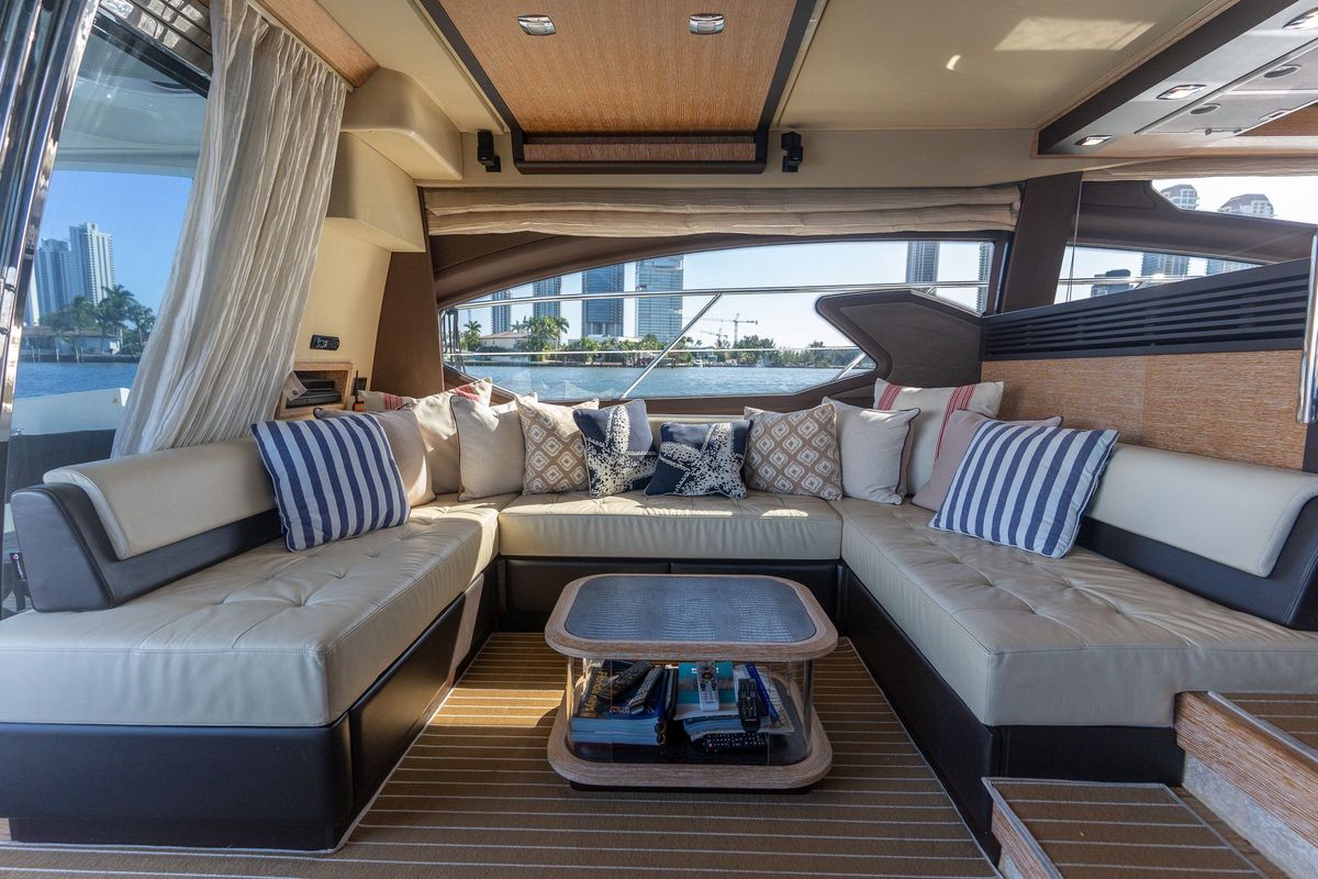 2014 Azimut 64 