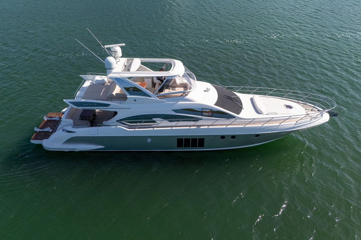 2014 Azimut 64 